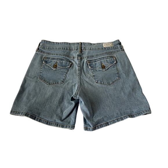 Levi Strauss Signature Denim Shorts Women's Sz 12 Light Wash Pockets Stretch - Picture 2 of 8